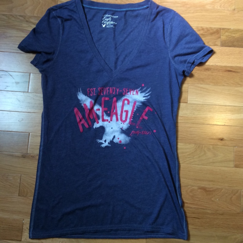 Ladies American eagle size large tee shirt